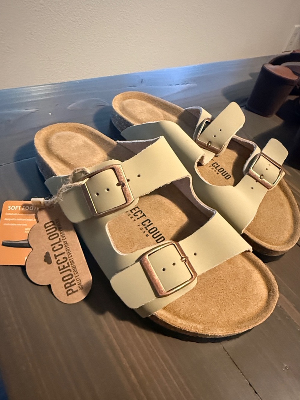 Women’s size 7 project clouds brand new never worn